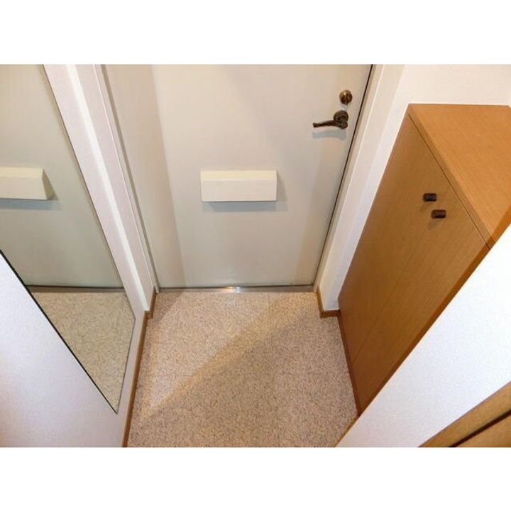 クレアシオン中野北の玄関