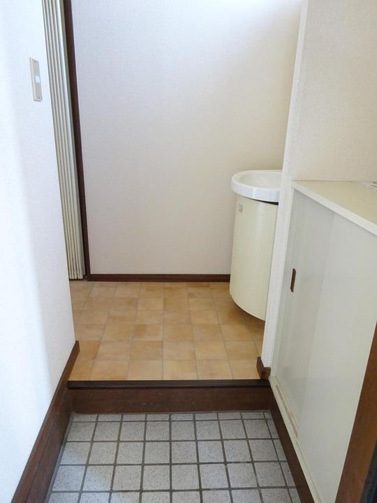 ミラハイツBの玄関