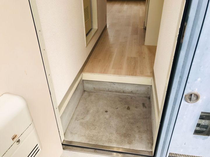 Nマンションの玄関