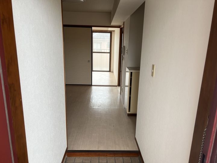 平塚第2マンションの玄関