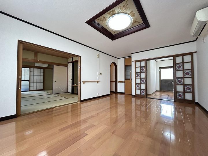 メゾン林の居間