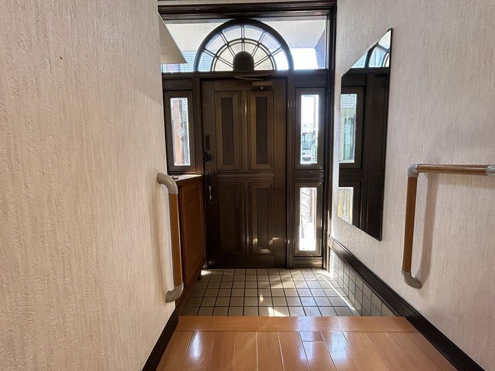 メゾン林の玄関