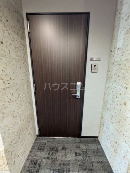 グランシェイド二番町の玄関