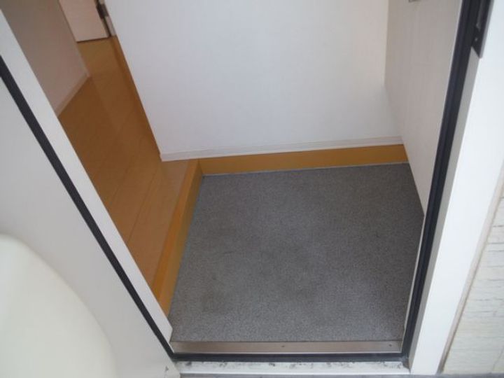 福島県福島市松山町(アパート)の賃貸物件の玄関