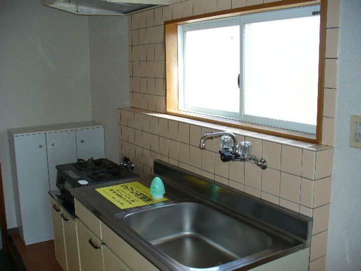 岡山県倉敷市日ノ出町1の賃貸アパートのキッチン