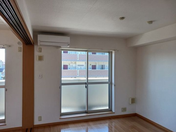 栃木県宇都宮市下岡本町(マンション)の賃貸物件の居間