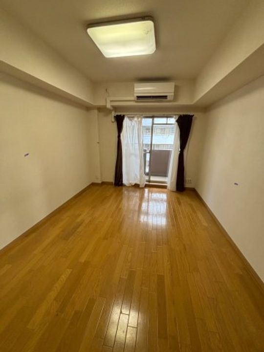 大阪府大阪市西区京町堀1(マンション)の賃貸物件の居間