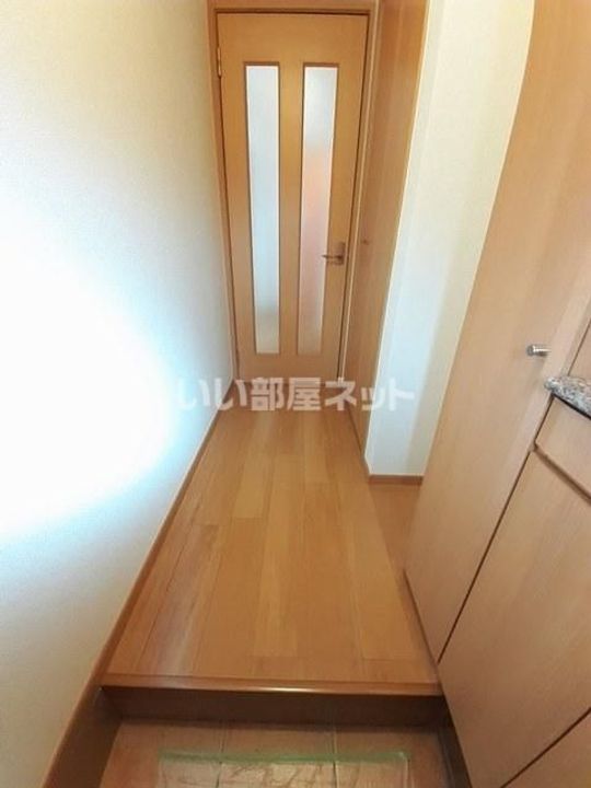 フォレスト小田中Aの玄関