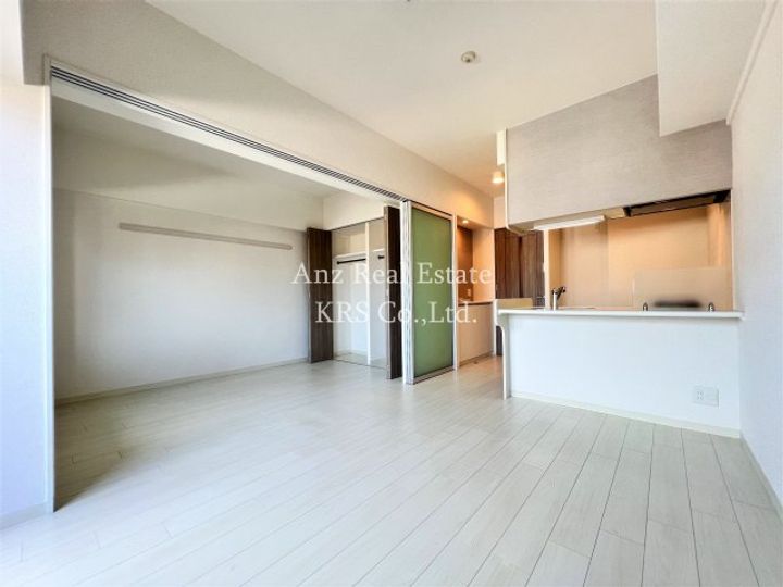 プレサンス阿波座ステーションフロントの居間