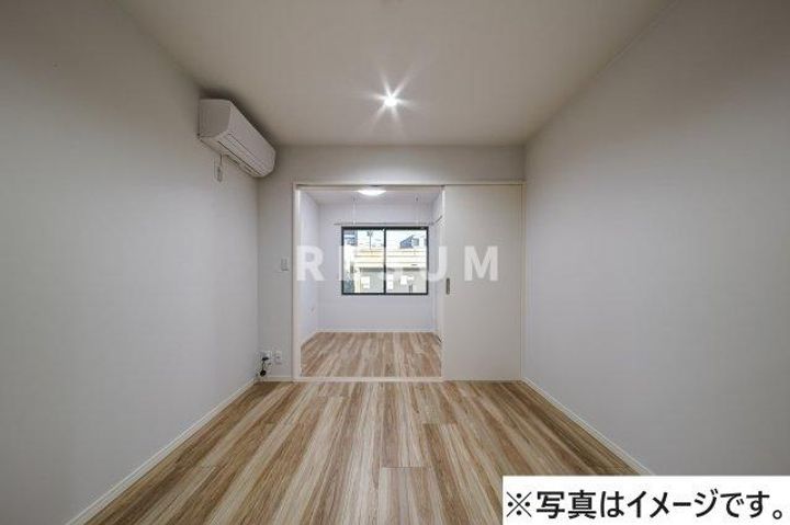 千葉県千葉市中央区長洲2(アパート)の賃貸物件の居間