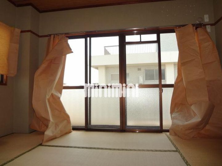 吉原ビルの内装