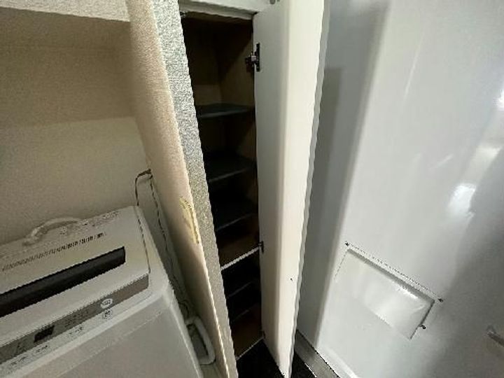 レオパレス中戸祭2の玄関