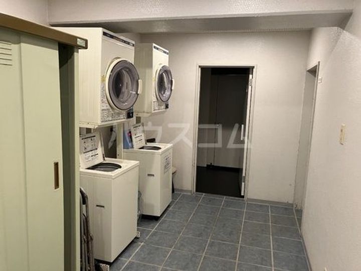 ライオンズマンション油壺の地図