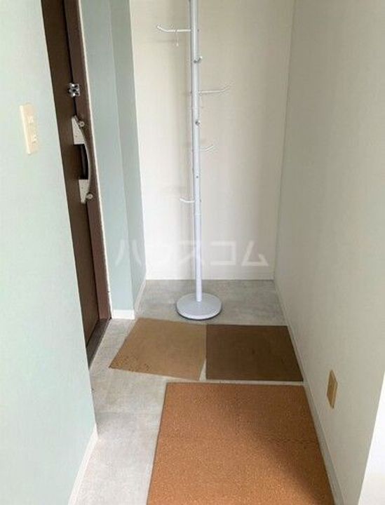 ライオンズマンション油壺の玄関