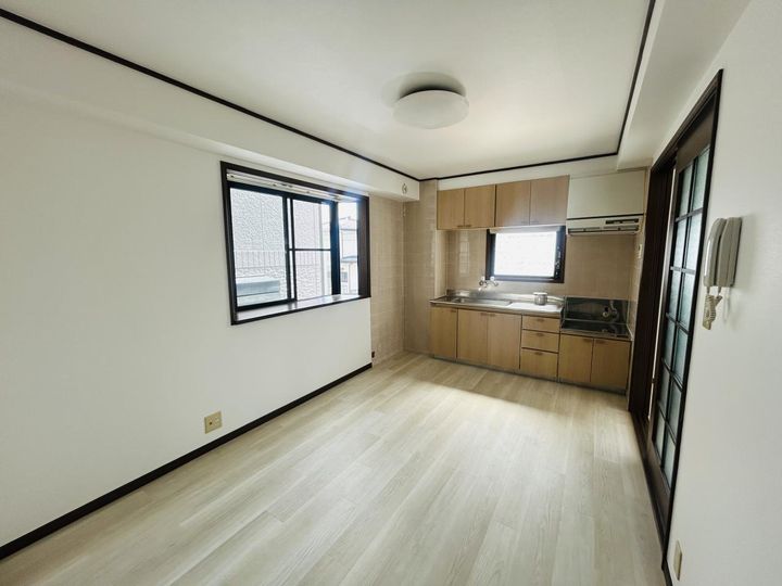 第5リビエール山鳶の居間