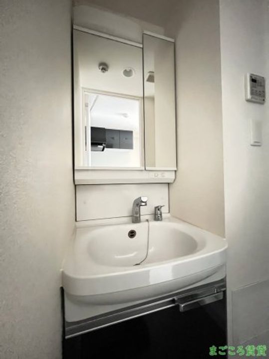 ララプレイス難波メティスの内装