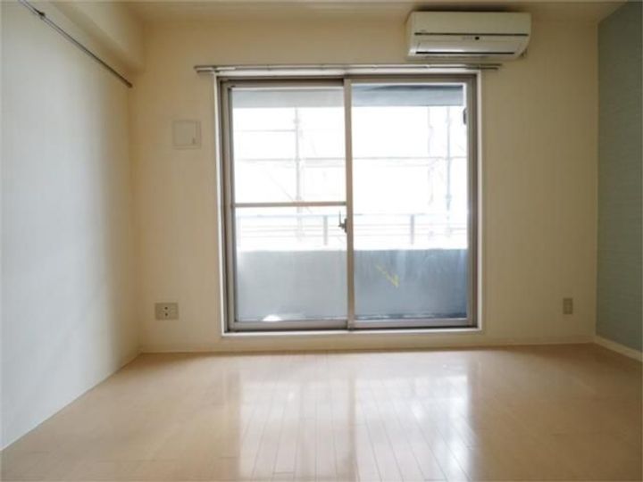 東京都中央区日本橋本町3(マンション)の賃貸物件の居間