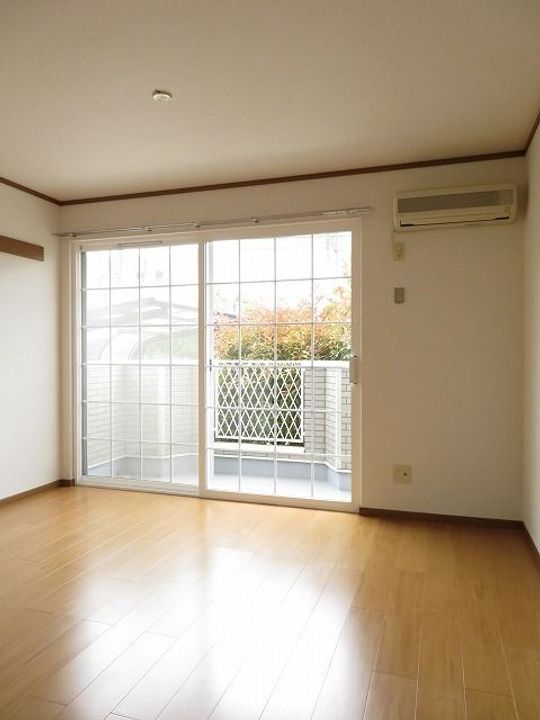 ソール・オリエンスの居間