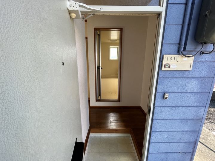 ハニーハイツの玄関