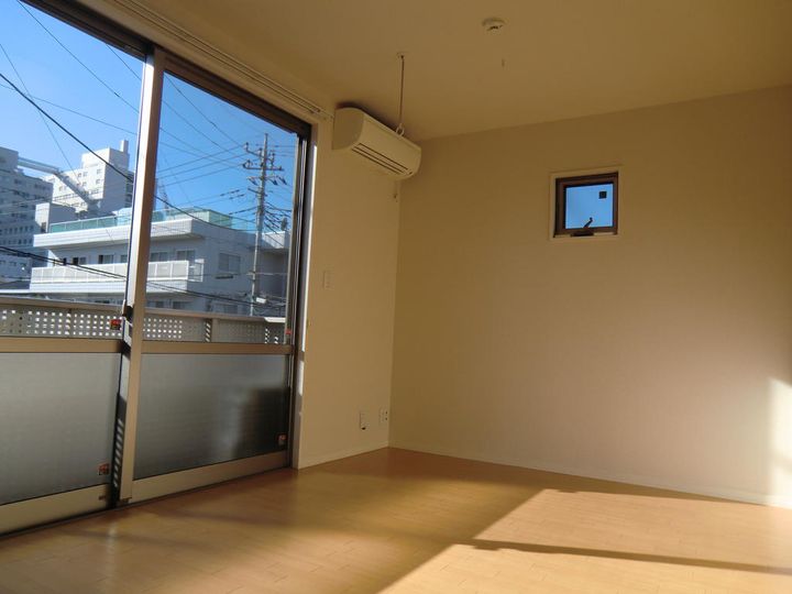 フラット・けやきの居間