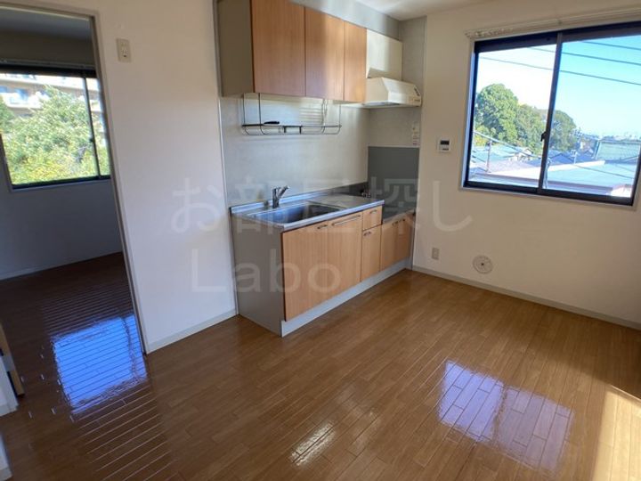 神奈川県小田原市城山1(アパート)の賃貸物件の居間