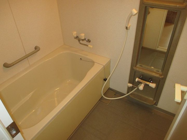 和歌山県和歌山市湊本町2(一戸建)の賃貸物件の風呂