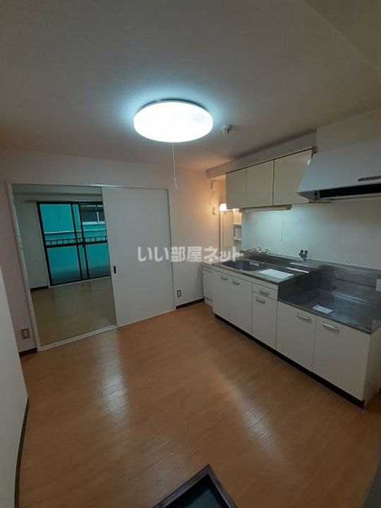 大阪府堺市西区上(マンション)の賃貸物件の居間