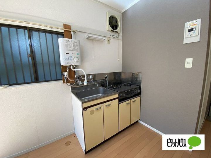 ハイツ南大泉のキッチン