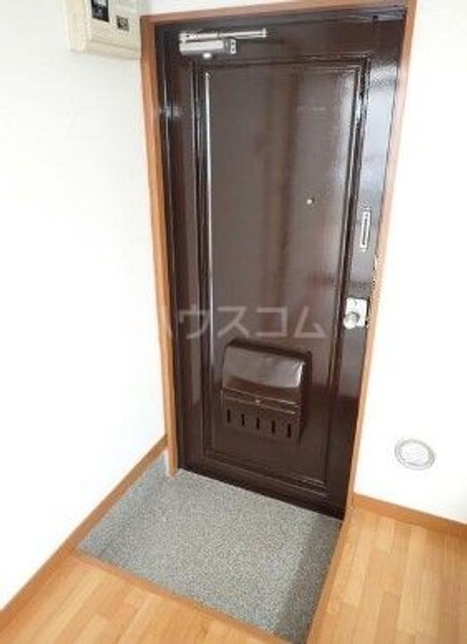 昭栄マンションの玄関