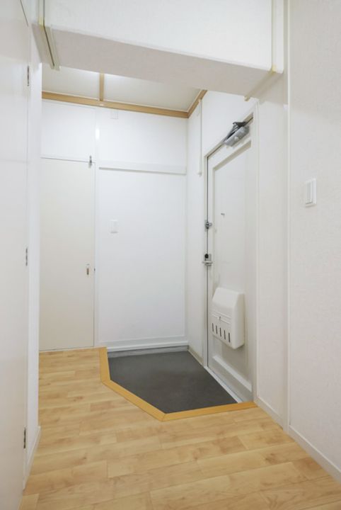 UR南花台の玄関