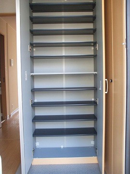 フォルネの玄関