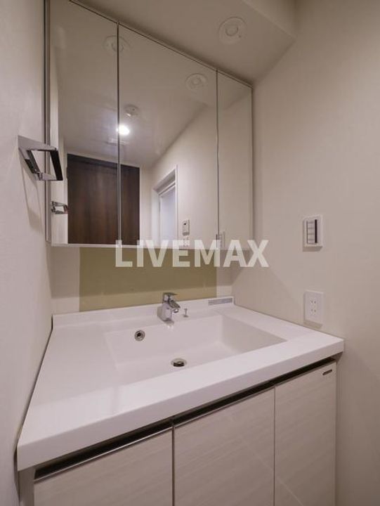 東京都港区南青山6(マンション)の賃貸物件の内装