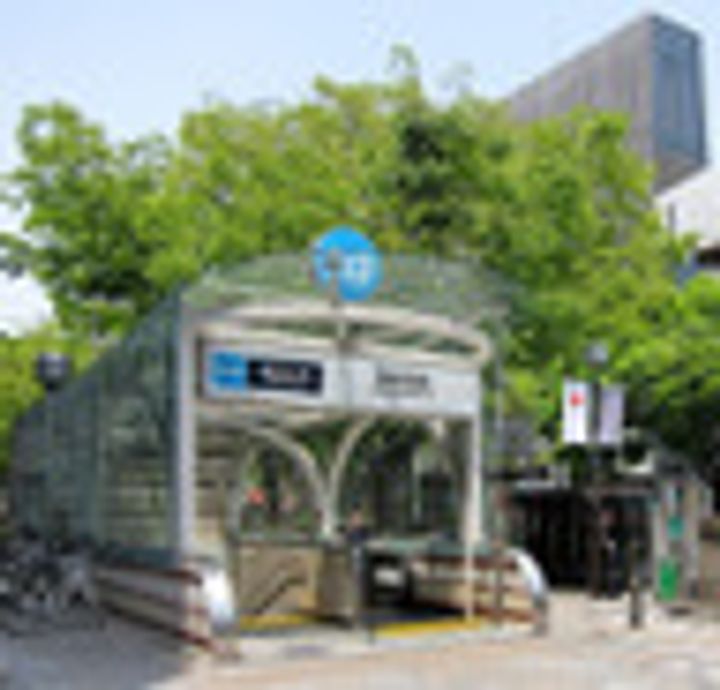 東京都港区南青山6(マンション)の賃貸物件の周辺