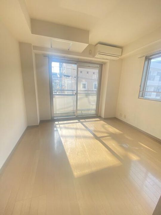 TKグレイスビルIIの居間