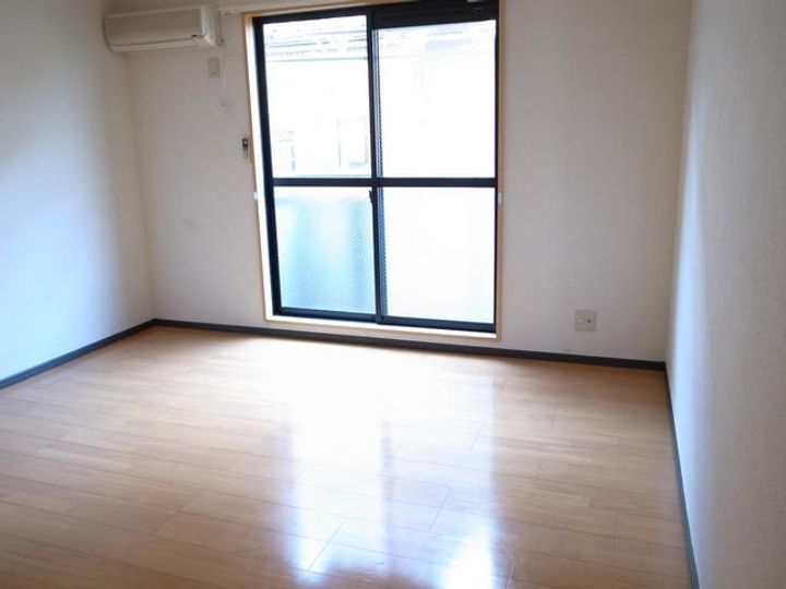 ラガール百草の居間