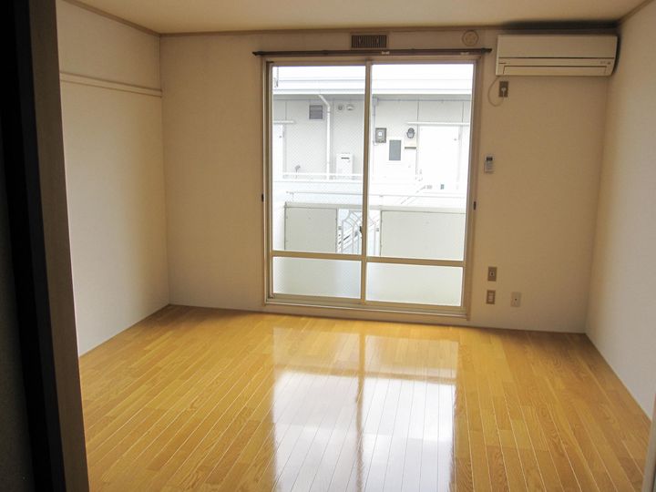 メゾン小田原IIの居間