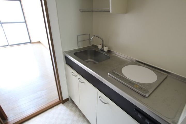 レオパレスさんわ大和田第7のキッチン