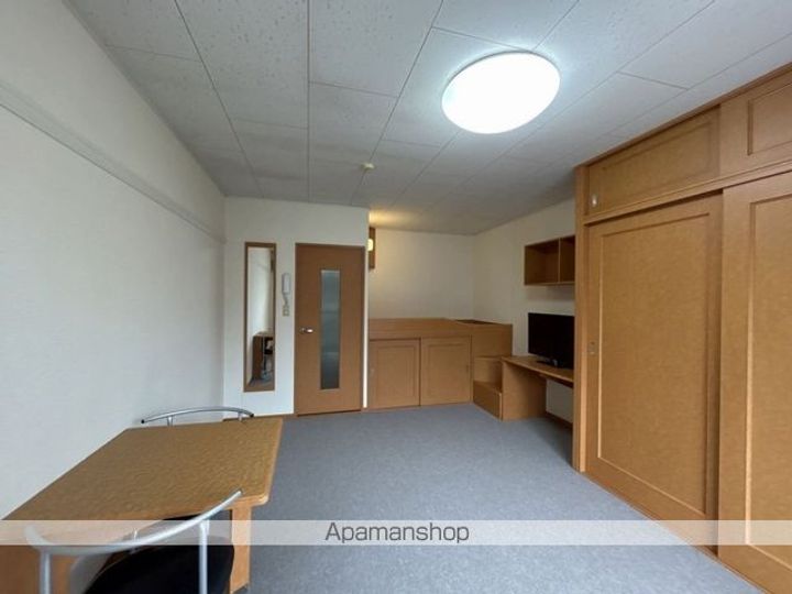 レオパレスエスポワールの居間