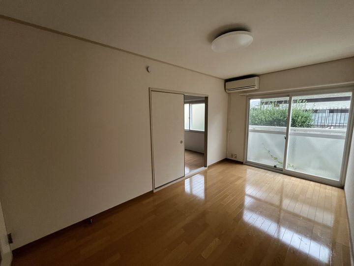 マンション巣子の内装