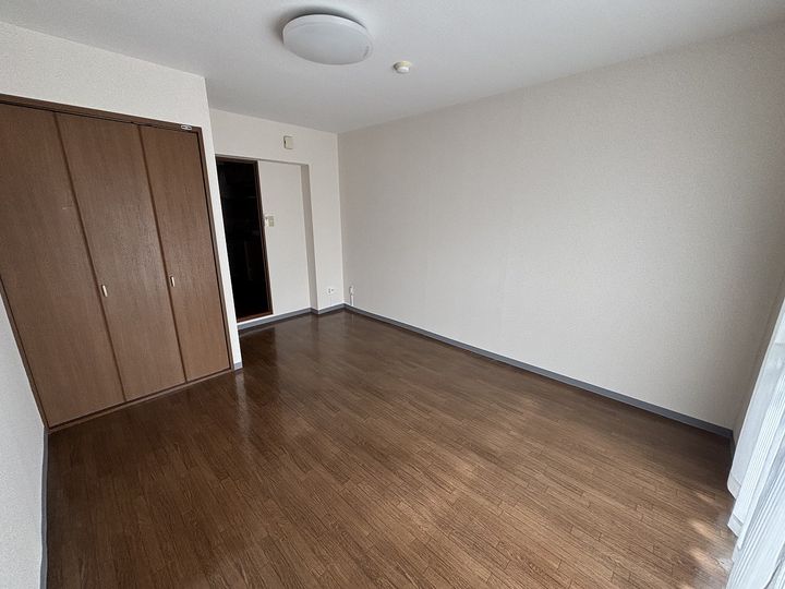 マンション巣子の居間