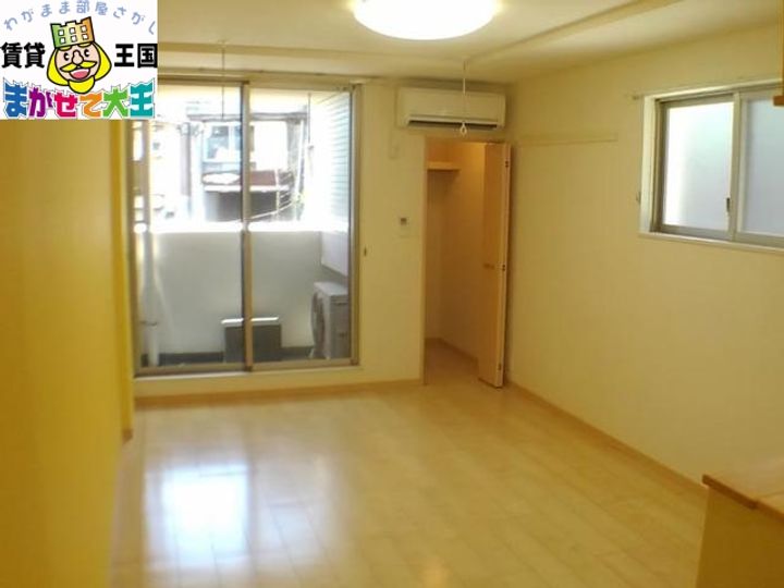 長崎県長崎市泉3(マンション)の賃貸物件の居間