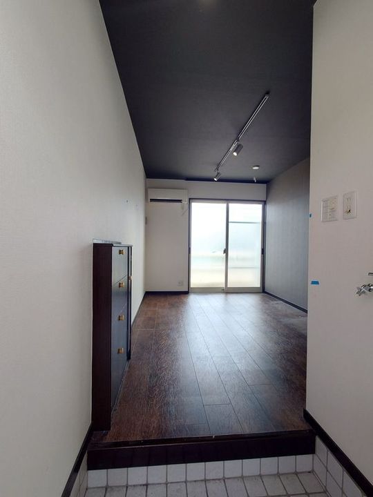 RENATUS HOYAの玄関