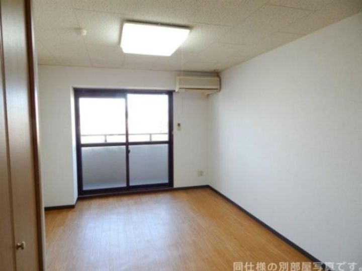 滋賀県草津市笠山2(マンション)の賃貸物件の居間