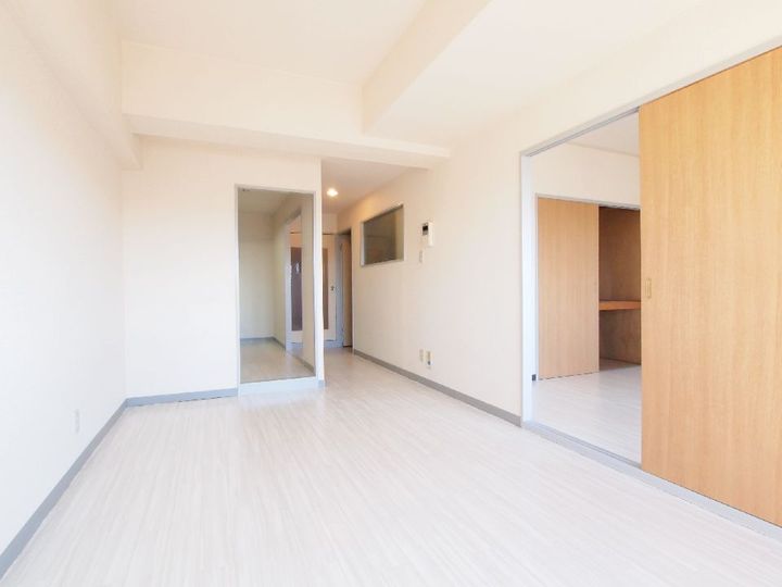 町屋第2Mビルの居間