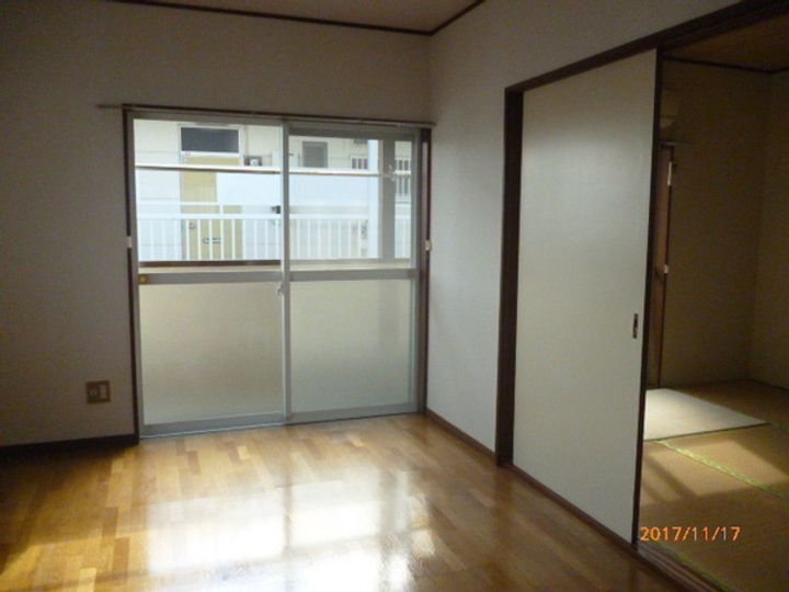 小林コーポの居間