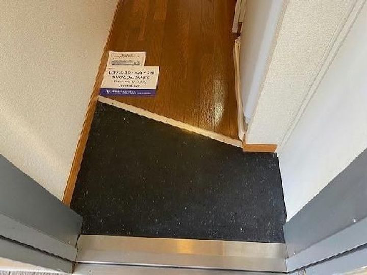 静岡県浜松市中央区佐藤1(アパート)の賃貸物件の玄関