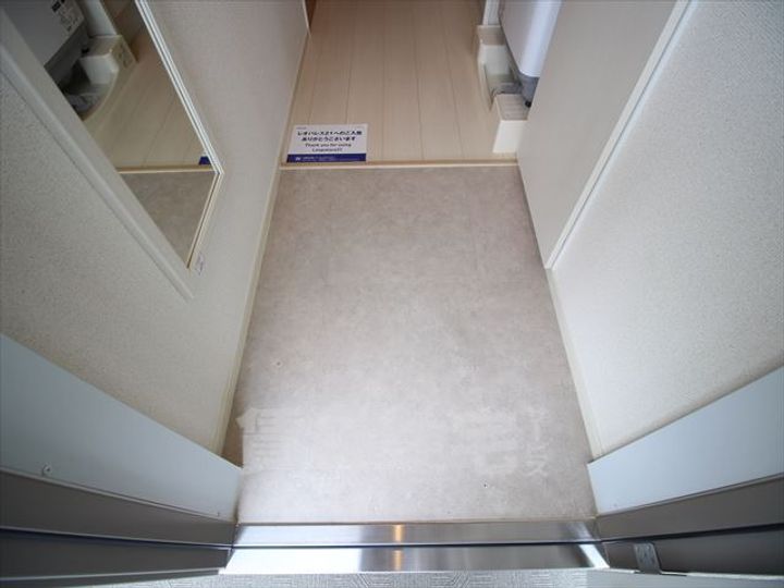 大阪府高槻市八幡町(アパート)の賃貸物件の玄関