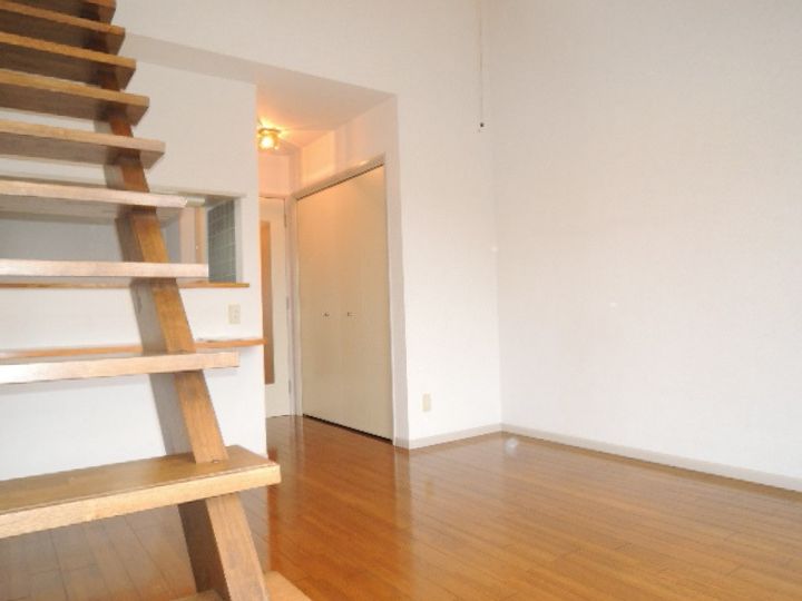 東京都狛江市岩戸南2(アパート)の賃貸物件の居間