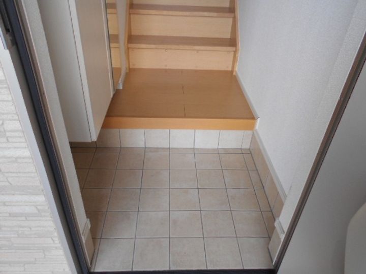 静岡県浜松市中央区三方原町(アパート)の賃貸物件の玄関