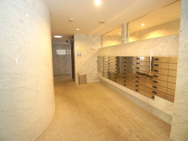 パレステュディオ新宿御苑駅前の地図